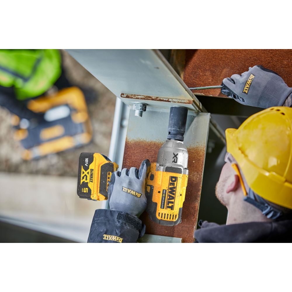 Аккумуляторный гайковерт DEWALT DCF900N