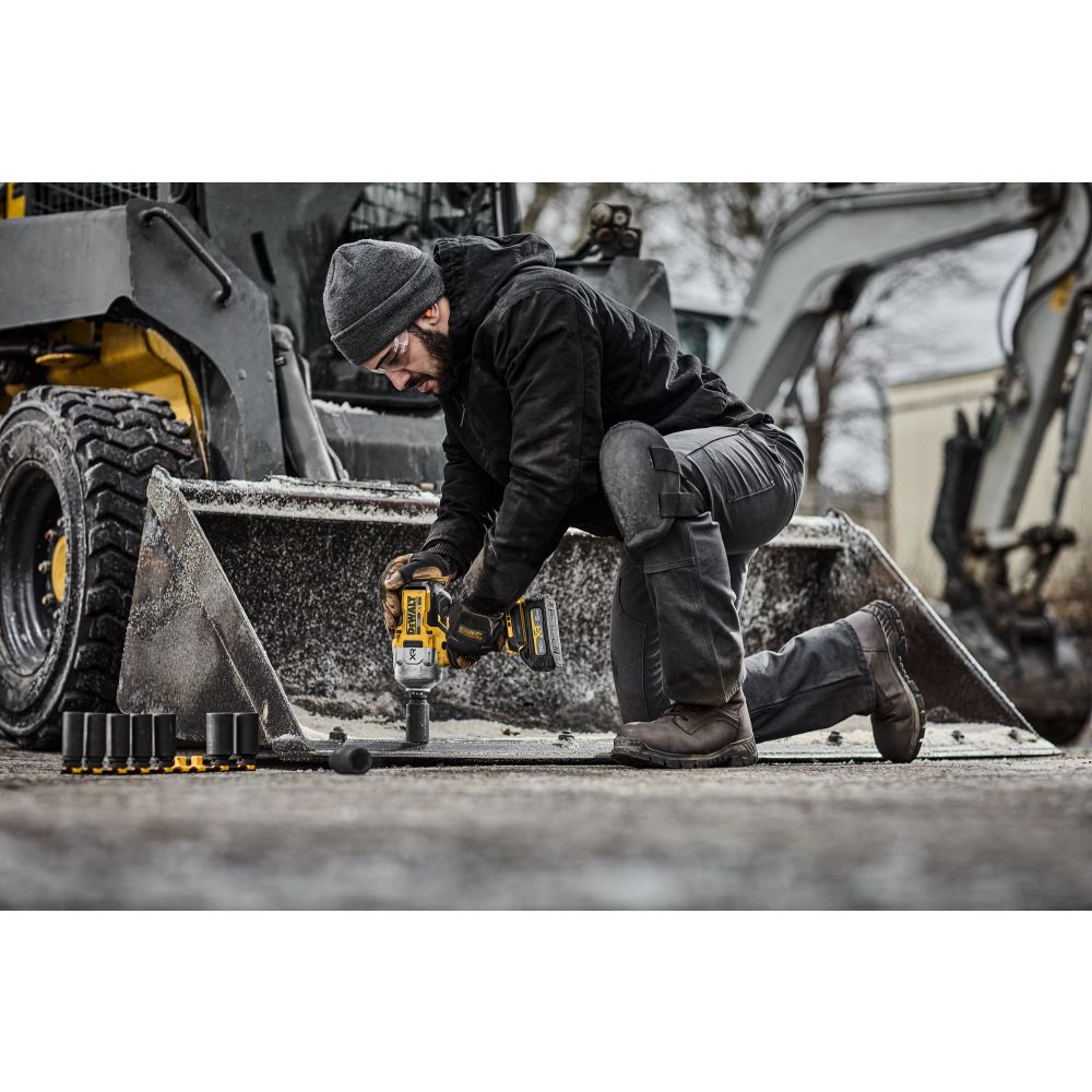 Аккумуляторный гайковерт DEWALT DCF961N