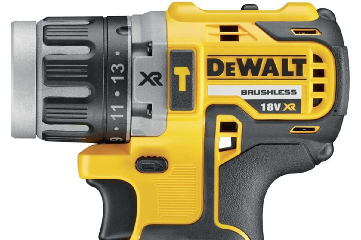 Аккумуляторная ударная дрель-шуруповерт DEWALT DCD796E2T, 18 В, 2000 об/мин, 34000 уд/мин, с 2 АКБ 1.7 Ач и ЗУ, в кейсе (DCD796E2T-QW)